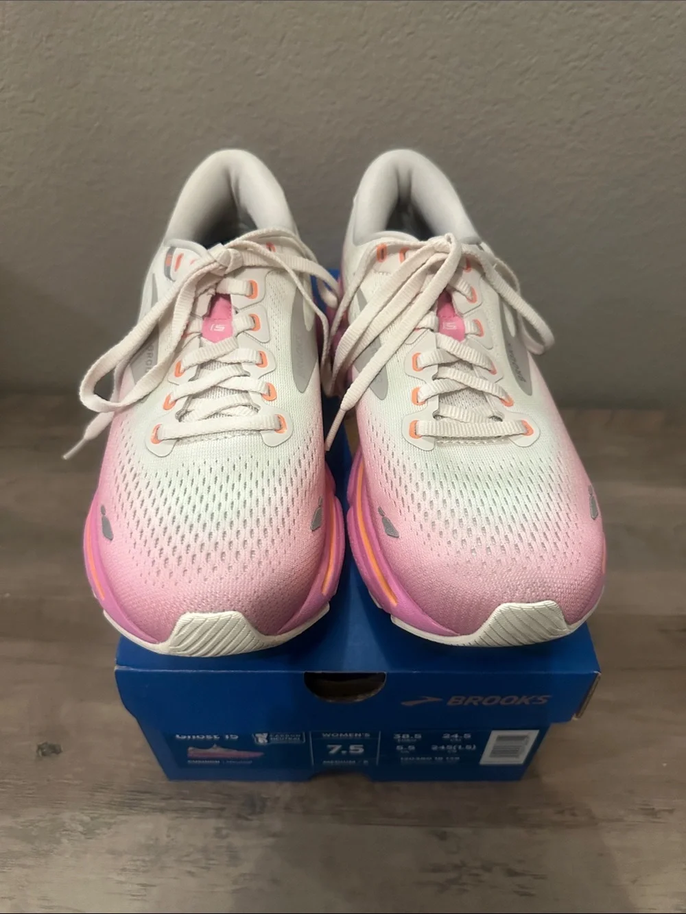 Brooks Women's Ghost 15 Athletic Shoe - Picture 3 of 9